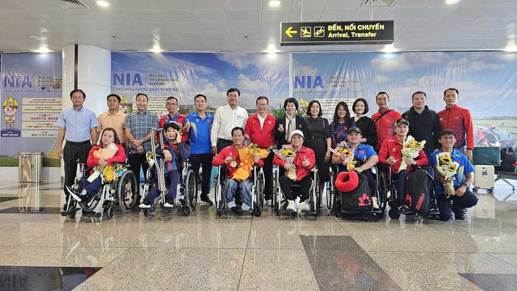 Đoàn thể thao người khuyết tật Việt Nam về nước sau khi hoàn thành mục tiêu Paralympic 2024 - Ảnh 1.