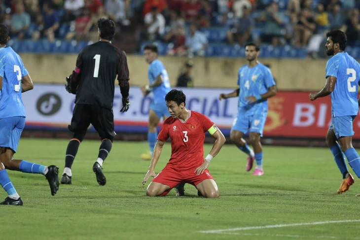 Việt Nam - Ấn Độ (hiệp 1) 0-0: Quế Ngọc Hải sút hỏng phạt đền - Ảnh 1.