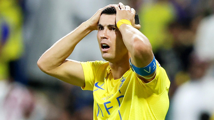 Tin tức thể thao sáng 30-10: Ronaldo sút hỏng phạt đền khiến Al Nassr thua trận - Ảnh 1.