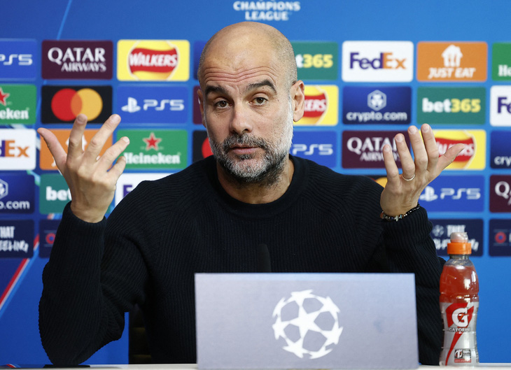 HLV Guardiola lạc quan dù thua 5 trận liên tiếp - Ảnh 1.