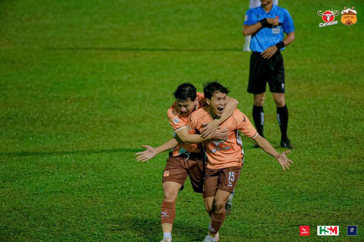 Hoàng Anh Gia Lai - Công An Hà Nội (hiệp 1) 1-0: Châu Ngọc Quang mở tỷ số - Ảnh 1.