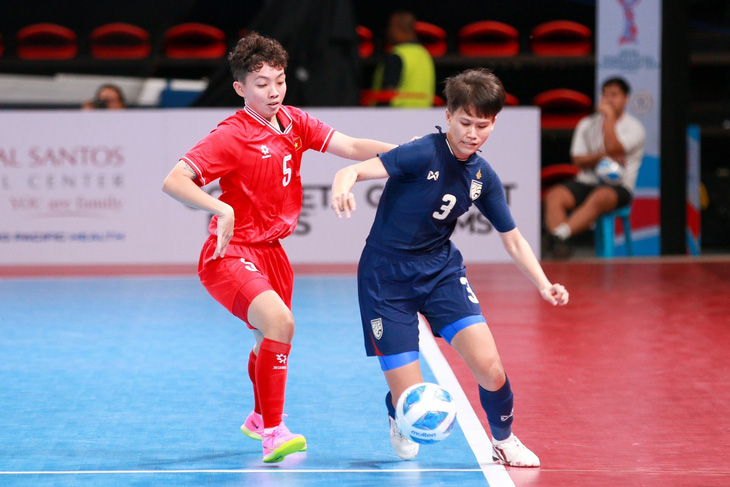 HLV Thái Lan xin lỗi người hâm mộ và chúc mừng tuyển futsal nữ Việt Nam - Ảnh 1.