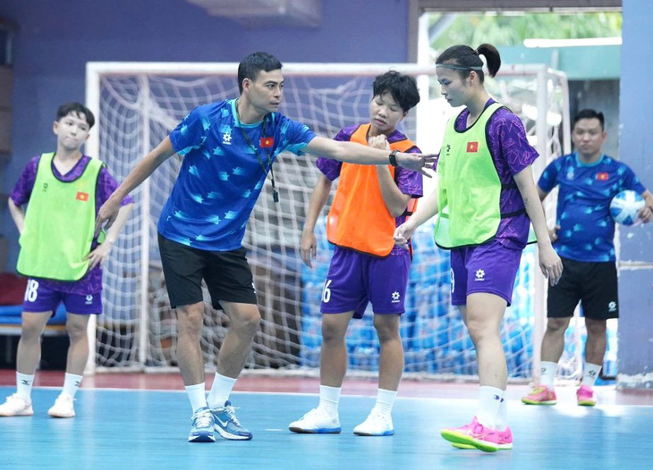 Giải futsal nữ Đông Nam Á 2024: Hôm nay, tuyển futsal nữ Việt Nam đấu Myanmar - Ảnh 1.