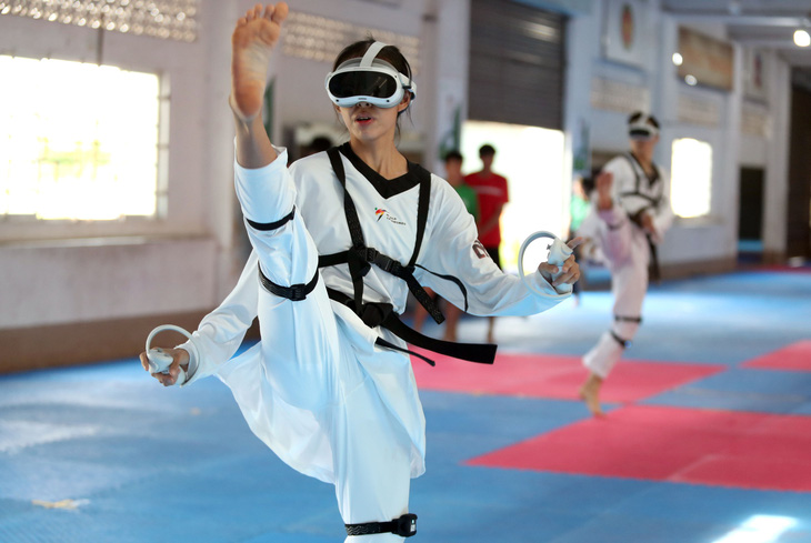 Đấu võ taekwondo với võ sĩ ảo - Ảnh 2.