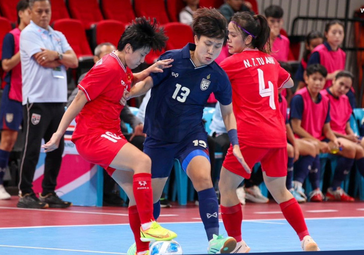 Tuyển futsal nữ Việt Nam thua Thái Lan ở trận đấu thủ tục - Ảnh 1.