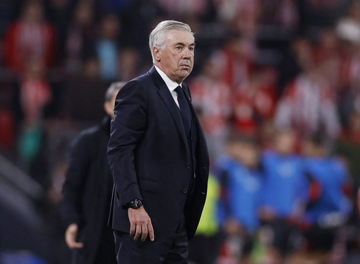 HLV Ancelotti giương cờ trắng trong cuộc đua top 8 Champions League - Ảnh 1.