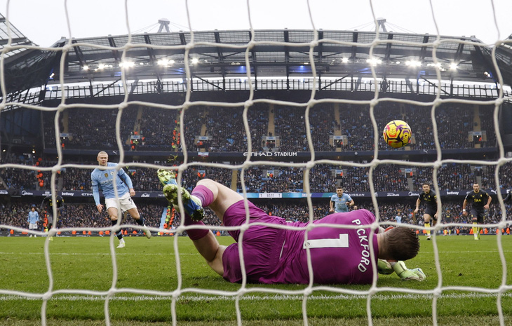 Haaland sút hỏng phạt đền, Man City mất điểm trước Everton - Ảnh 3.