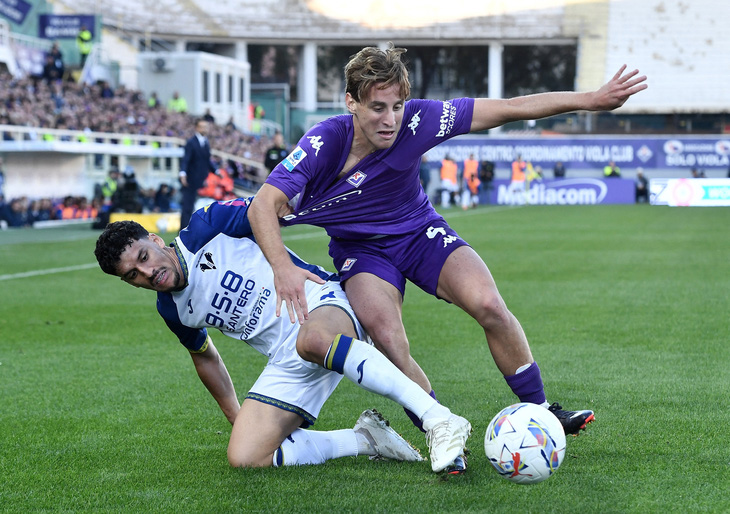 Cầu thủ đổ gục nghi do đột quỵ, trận Fiorentina gặp Inter Milan phải hoãn - Ảnh 2.