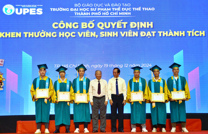 Công Phượng, Xuân Trường, Tuấn Anh tốt nghiệp đại học sau 10 năm - Ảnh 1.