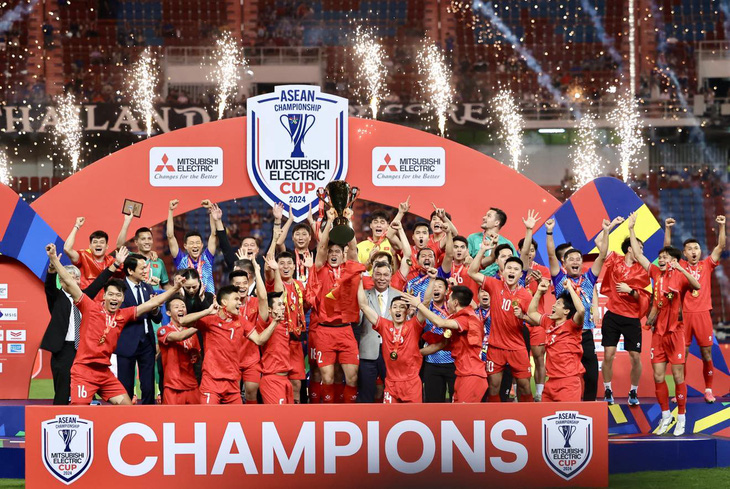 Đánh bại Thái Lan 3-2 ở Rajamangala, Việt Nam vô địch ASEAN Cup 2024 - Ảnh 2.